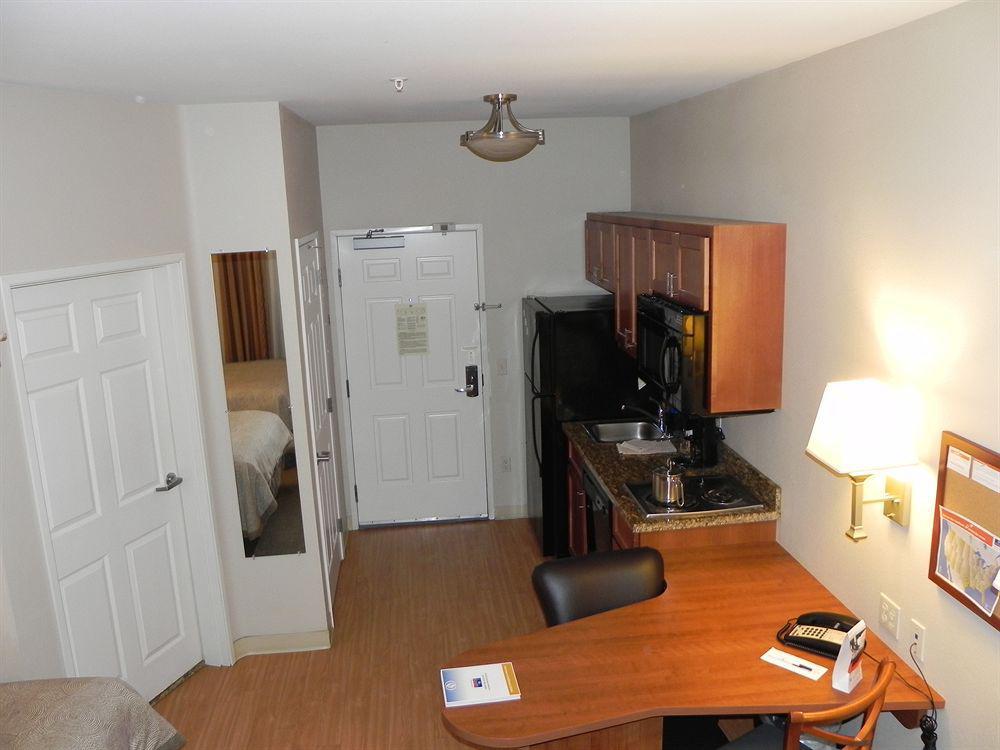 Candlewood By Ihg Hotel 2*
